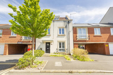4-bed house on East Fields Road, Stoke Park, Bristol, BS16, £3,000/mo