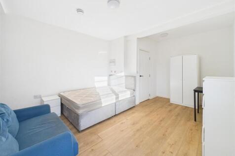 Bedroom/Living Area