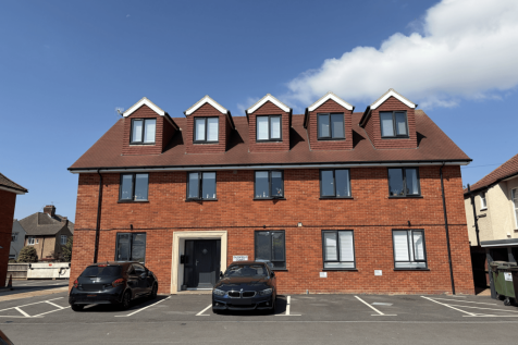 1 Bedroom Ground Floor Apartment for Rent- Felixs