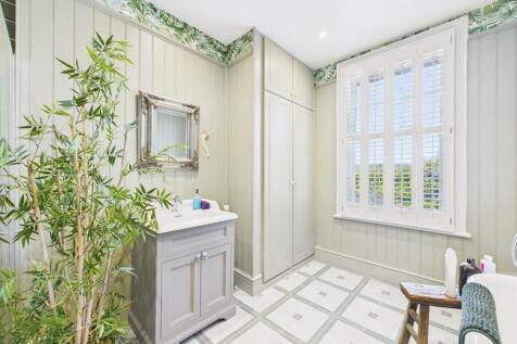 bath &amp; shower room