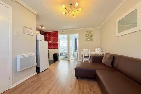 Open Plan Living Room/Dining Area