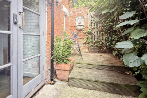 20251007_11304702...