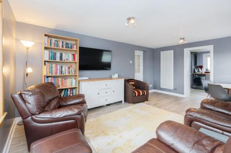 Living/dining room