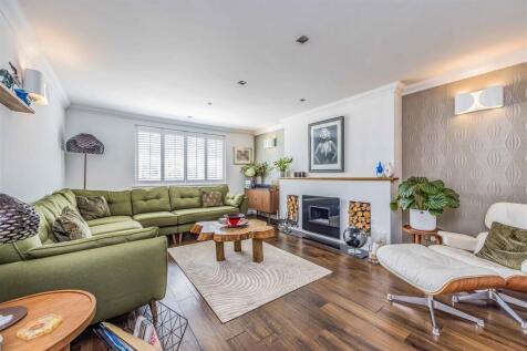1 Christchurch Gardens, Waterlooville-Small-Portic