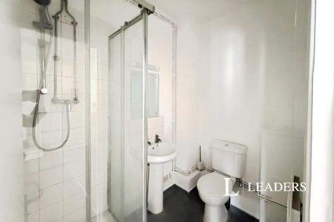 Midanbury Lane, Southampton, Hampshire, SO18 photo 3