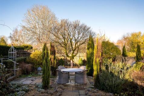 40 - Dovecote Cottage - GL7 5NG - Web.jpg