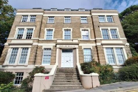 1-bed flat on Upper Hinton Road, Bournemouth Town Centre, £950/mo