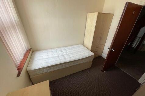 6 Forfield Place, CV31 1HG photo 3