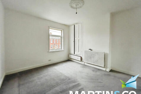 4854b258-IMG-2025...