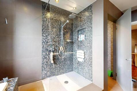 Property for sale in Waterside Point by Barrain Lo