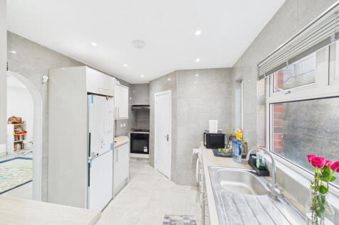 Coxmount Road, London, SE7 photo 3