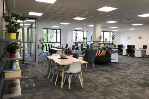 40-desk-serviced-office-putney-london.jpg.jpg