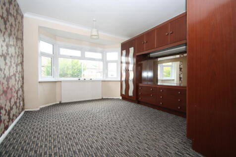 Laurel Close, Hainault, Ilford, Redbridge photo 4