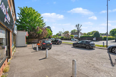 65 Straight Road, Old Windsor, SL4 2SA
