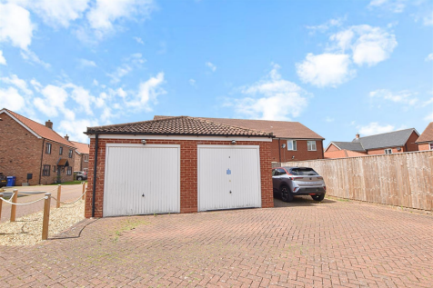 SEMI DETACHED BRICK GARAGE