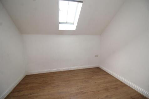 bedroom 2.JPG