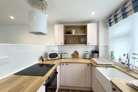 The Orchards, Porth Way, Newquay photo 3