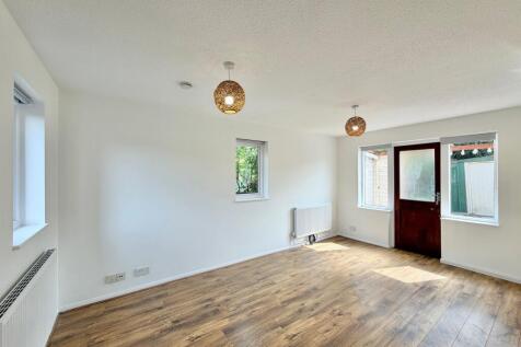 Rhuddlan Close, Shenley Church End, MK5 photo 3