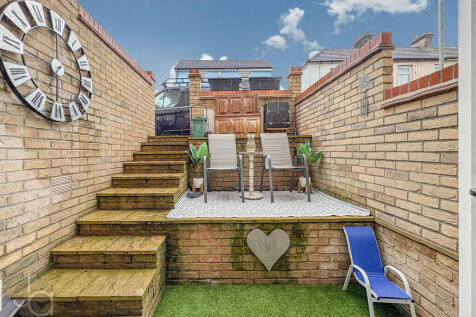 Photo 14-11-2025,...