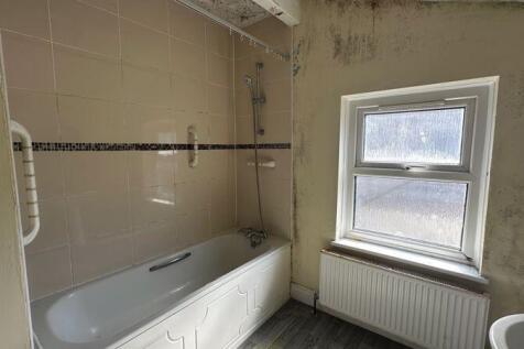 bathroom 2.jpeg
