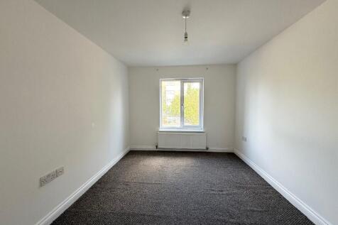 Leighton Road, Enfield photo 4