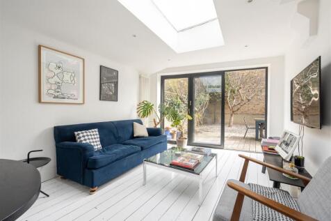 Living-Area-8.jpg