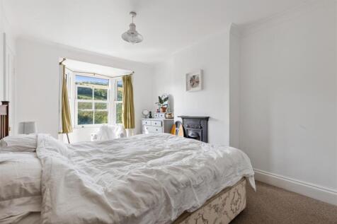 15 Bedroom 1 16 Fairview Road, Dartmouth - 240821.