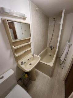 Bathroom.jpg