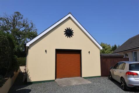 Detached Garage
