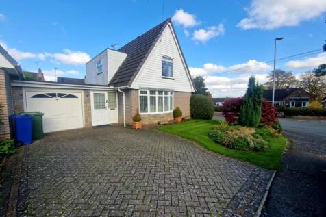 Brinkburn Close, Rugeley- 4 Bedroom Detached hous