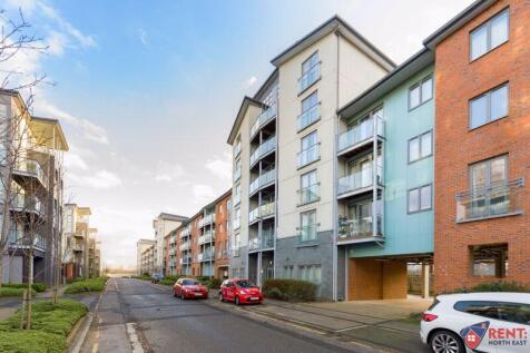 2-bed flat on Worsdell Drive, Gateshead, £925/mo