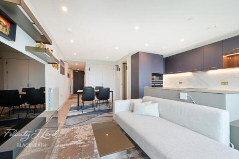 2 bed, 2 bath Apartment in london - Photo 8