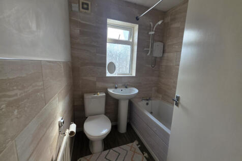 Paddock Close, Stafford, ST16 1RY photo 4