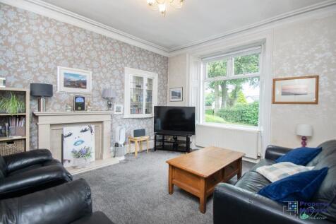 Front Lounge/Bedroom Three