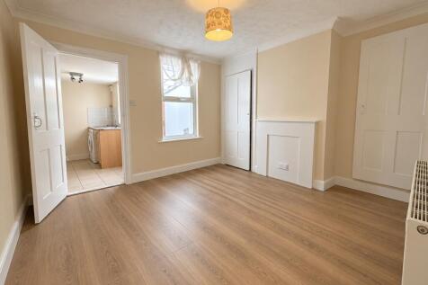 Wellesley Road, Brentwood, Essex, CM14 photo 4