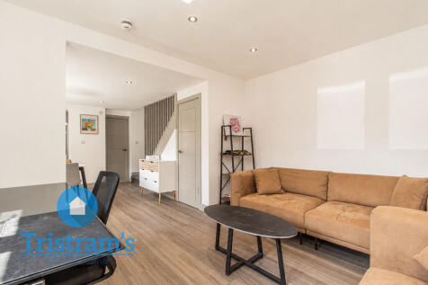 Dagmar Grove, Beeston photo 4