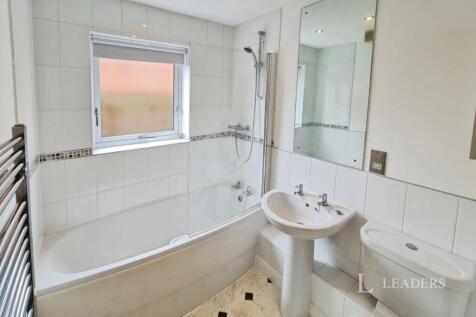 The Moorings, Bridge Street, Deeping St. James, PE6 photo 3