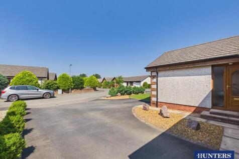 Driveway/Front Outlook