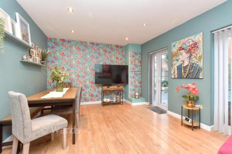 Sitting/ Dining Room