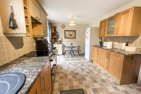 Detached 3 Bedroom House