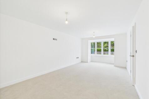 CAM04825G0-PR0117-STILL002