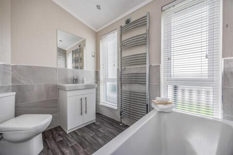 Plot 17 Littlehampton Marina-Small-PorticoMarketin