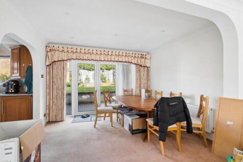 Birchmead Avenue, Pinner photo 3