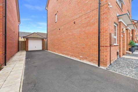 Private Driveway &amp; Garage