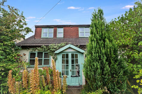 Acacia, 377 London Road, Clanfield, Waterlooville, PO8 0PJ