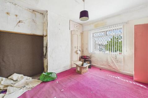 16 - Pair of Houses for Auction, Bishopsworth.jpg