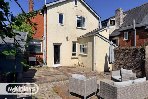 3 bedroom hidden Gem in the Heart of Uffculme wit