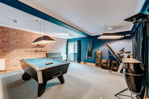 7 Bushby Avenue 2024 Final-54.jpg