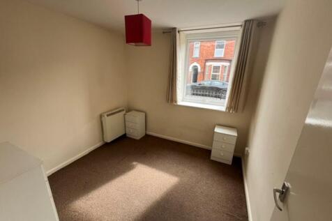 FLAT 8 KAMLA LODG...
