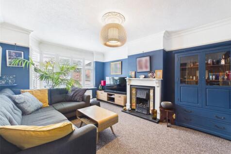 Arle Drive, Cheltenham, Gloucestershire, GL51 photo 4